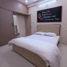 Ayushman Avenue Family 102-3BHK AC Massage Chair – hotel w mieście Hajdarabad