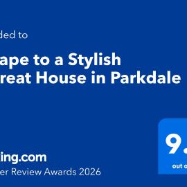 Escape to a Stylish Retreat House in Parkdale, hotel in Parkdale