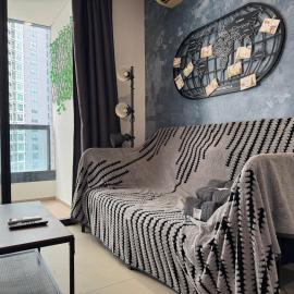Luxury 2BR Arcoris Mont Kiara 6 pax Netflix Spacious