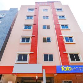 FabHotel Blue Spring - Near Hi-tech City Metro Station