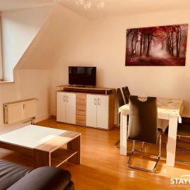 StayHere24 Maisonette-Wohnung mit großem Garten, готель у Ле́йпцизі