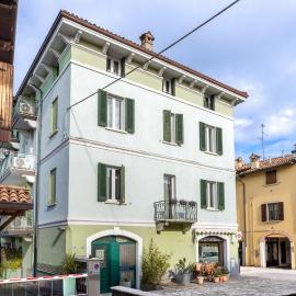 Desenzano Uptown Suites by Wonderful Italy, hotel in Desenzano del Garda