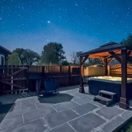 Heronstone Lodges, Hotel in Ystalyfera