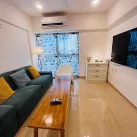 Serene white studio - 2nd floor, hotel in Dehu Road