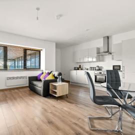 The Quadrant Apartments - Free Parking - Near M4 J16 - By Hamilton Grace: Swindon şehrinde bir otel