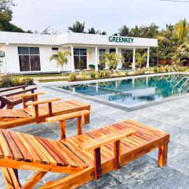 GreenKey Hotel & Resturent، فندق في Tanamalwila