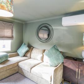 The Nest Lodge 55, hotel in Grantham