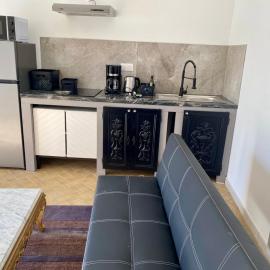 Solesmes, 3 personnes, terrasse, plain-pied, hotel u gradu Solesmes