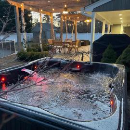 Villa Luz- Cozy Family Home with Jacuzzi year-round & heated pool in summer, hotell sihtkohas Hampton Bays