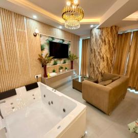 Luxury Jacuzzi Studio -Couple Friendly- Noida