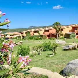 Residence Marineledda in Golfo di Marinella with sea view, hotel in Santa Marinella