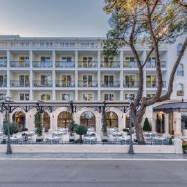 Crowne Plaza Budva by IHG, хотел в Будва