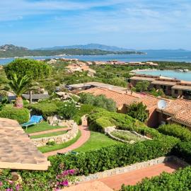 ISA-Residence Marineledda in Golfo di Marinella with sea view, hotel in Santa Marinella