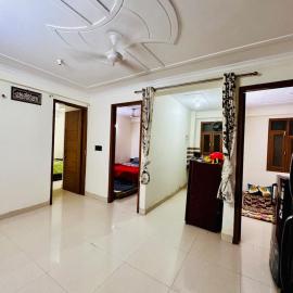 Spacious 3 BHK Apartment in Lively Islamic Area