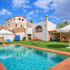 Catalunya Casas Captivating Villa in the Vineyard close to Sitges