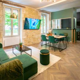 Charmant appartement - L'émeraude, Hotel in Fontenay-le-Comte
