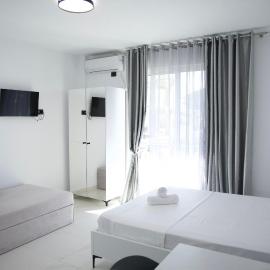 Vila Lori, hotel a Ksamil