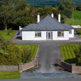 Ballyneill Farmhouse, hotel a Carrick-on-Suir