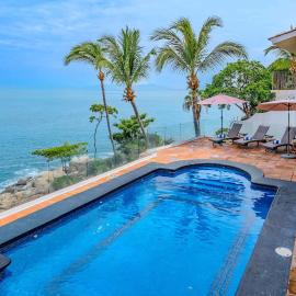 Ocean Front Villa - Private Pool and Ocean Access