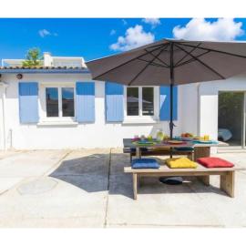 Maison plain pied hyper centre avec véranda 5 min à pied plage Royan 3 chambres, hotel u gradu Roajan
