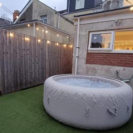Triplex Hot Tub House with Private Garden