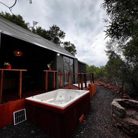 Mountain Spa Lodge luxury tent resort, hotel em Hartbeespoort