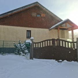 Family Chalet Fenced Garden Mountain View, hotel in Font-Romeu