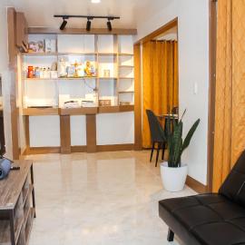 805 Casa Suites - 2Bedroom & 1Bath Home in Legazpi, hotel di Legazpi