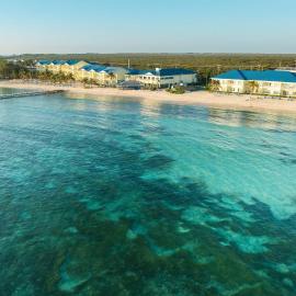 The Reef Beach Resort, East End, Grand Cayman, hotel a Sand Bluff