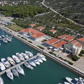 Apartment ACI Marina CRES, khách sạn ở Đảo Cres