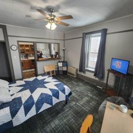 K5 2nd Floor Studio Near MTU, Keweenaw, Great Rates, hotel v destinácii South Range