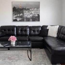 Location! Location! 2bd 1bth spacious apartment!