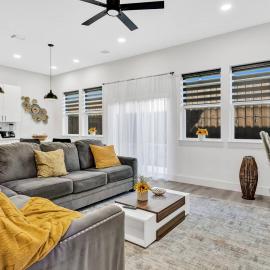 Dallas Escape w/ Rooftop + Yard • Sleeps 10