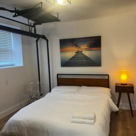 Private Garden Condo minutes from NYC and park, hotel i North Bergen
