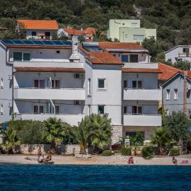 Villa Albatros, ξενοδοχείο σε Vinisce