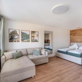 Gemütliches 37qm Apartment - Balkon und Naturblick mit Pool im Haus