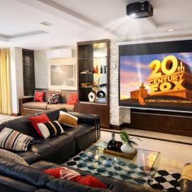 Low-Rise House for Groups Near BTS & EmDistrict For Spacious Cozy Stay