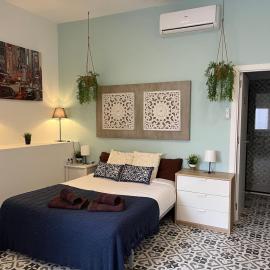 INT Studio totalmente equipado, 15' de BCN centro 8' playa, hotel in Sant Adria de Besos