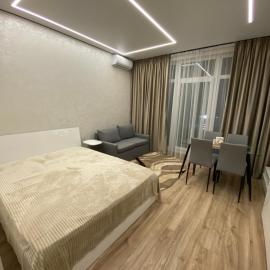 Новострой-отдельная квартира возле бассейна, hotel en Beregovo