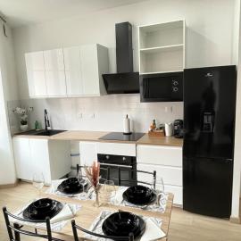 Viesnīca 1-Appartement calme et bien rénové avec 2 chambres pilsētā Nantiā