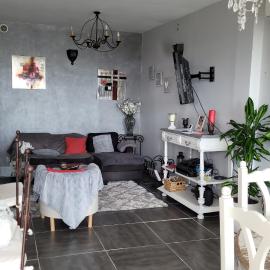 Maison de charme au coeur du village، فندق في Pierrevert