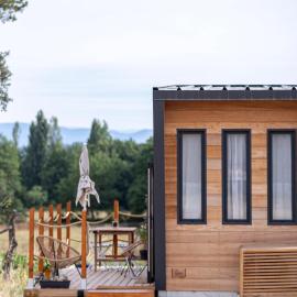 La Tiny House des Vignes du Château de Vauclaire, hotel u gradu 'Meyrargues'