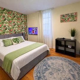 Tropical style room in Geusthouse
