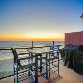 Oceanfront Condo, Private Balcony, Beach Access, Sunset Views, hotel di Carlsbad