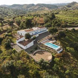 MONTE DA TORRE - Luxury 4 Bedroom Villa with Private Poll
