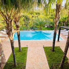 Villa Malika Private Luxury Villa Marrakech, Hotel in Tameslouht