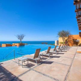 Exclusive Residential Living at Puerta Cortes, hotel en Santa María