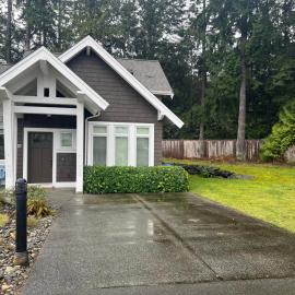 Qualicum Landing Family Home, hotell sihtkohas Qualicum Beach