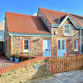 Stable Cottage, A Hidden Gem in Abergavenny Town، فندق في أبرجافني