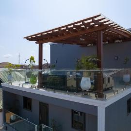 5 Bedroom in East Legon Trasacco has Bar Rooftop, hotel v mestu Madina